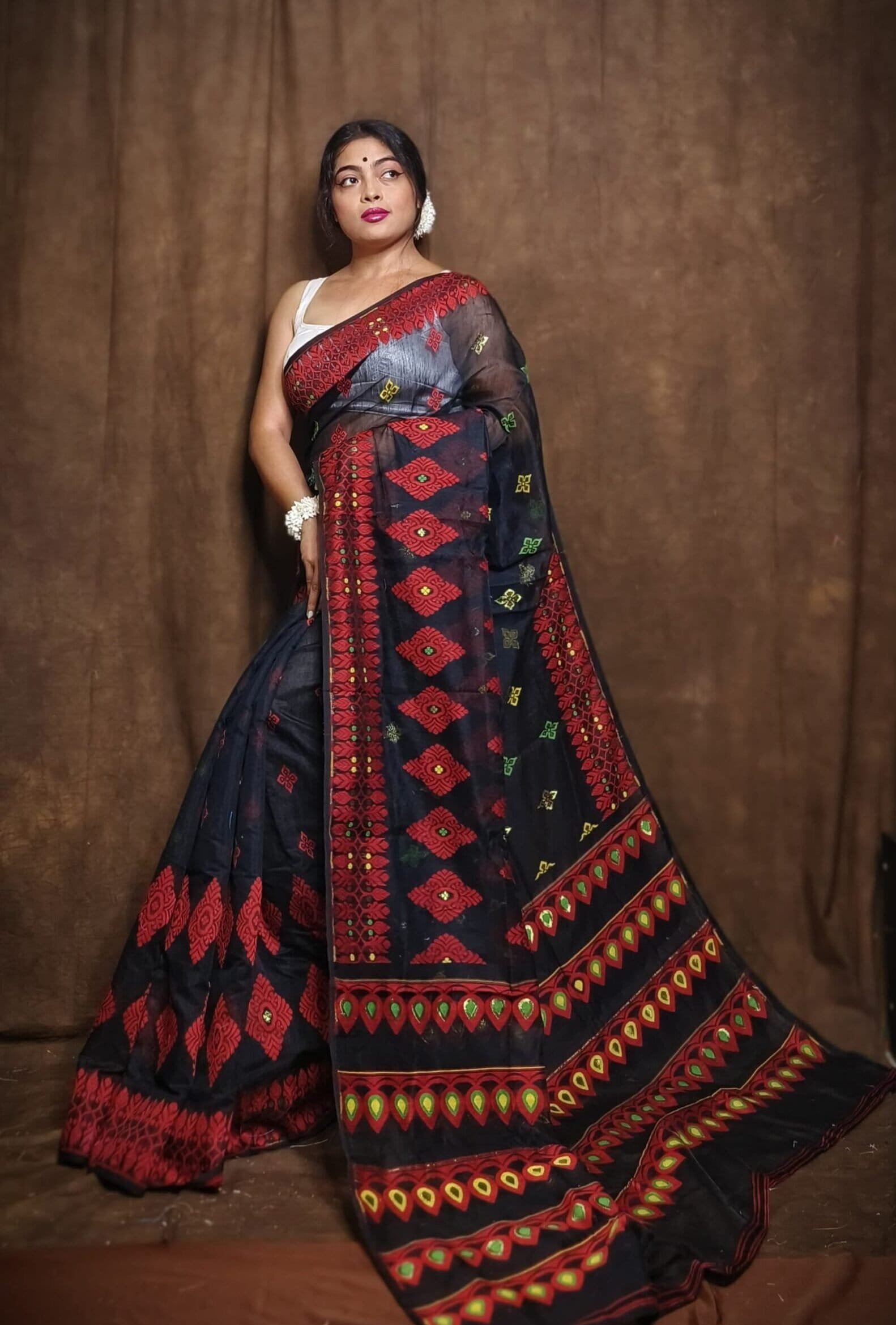 Exclusive Black Dhakai Jamdani Sari