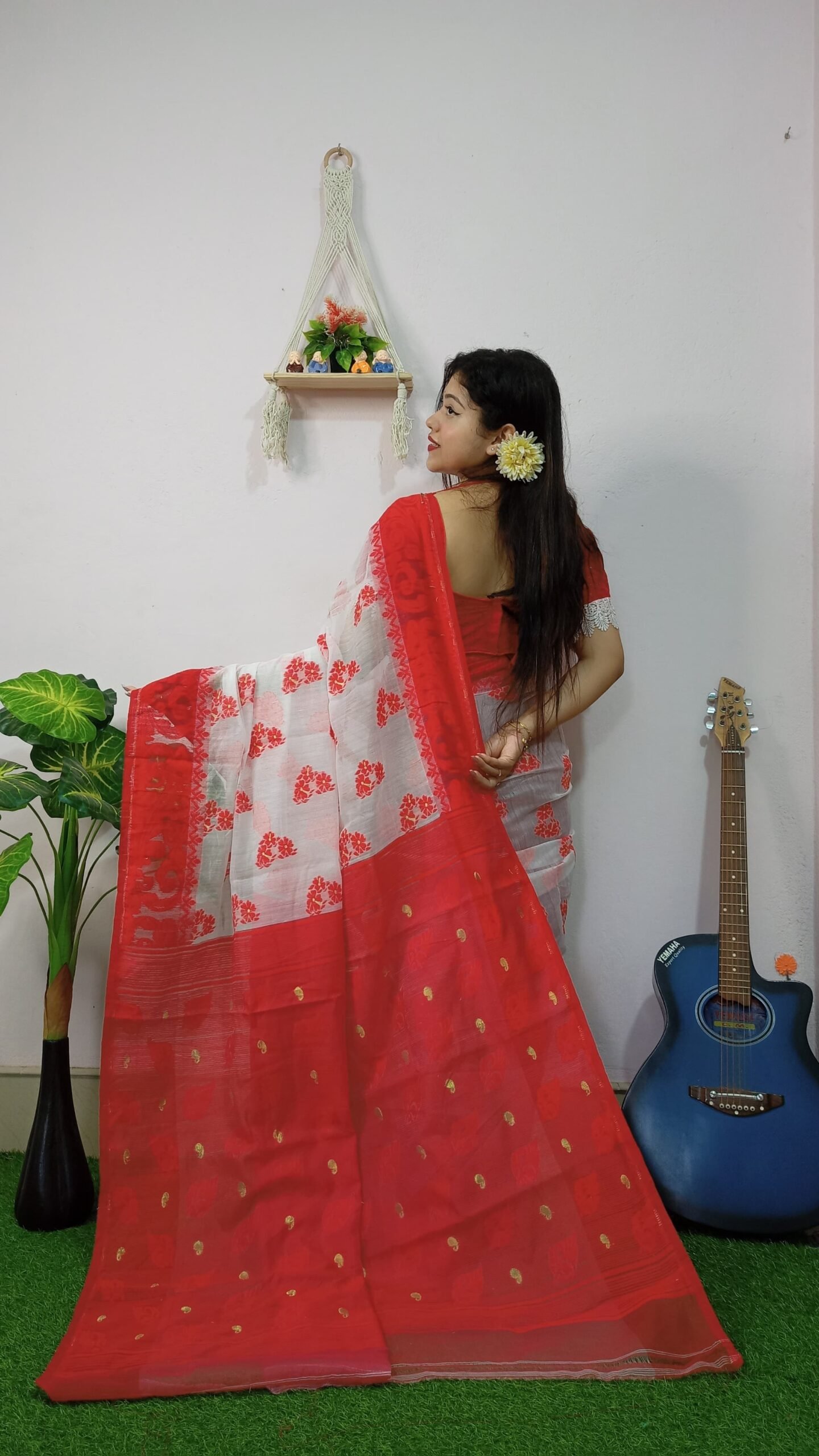 Exclucive White Red Shulie Jamdani sari - Image 3
