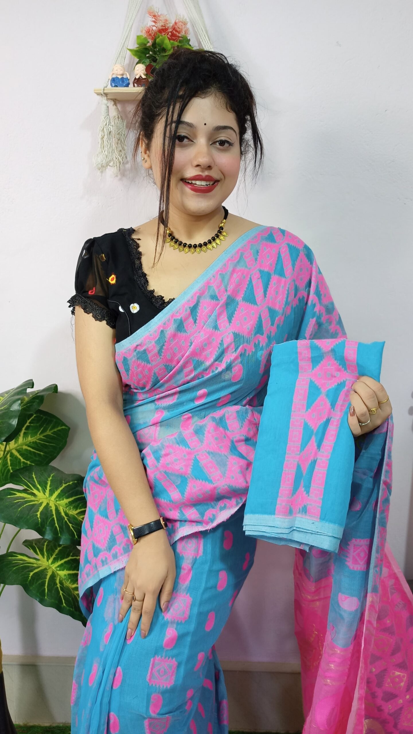 Exclusive Golden Weaves Jamdani Saree - Image 2