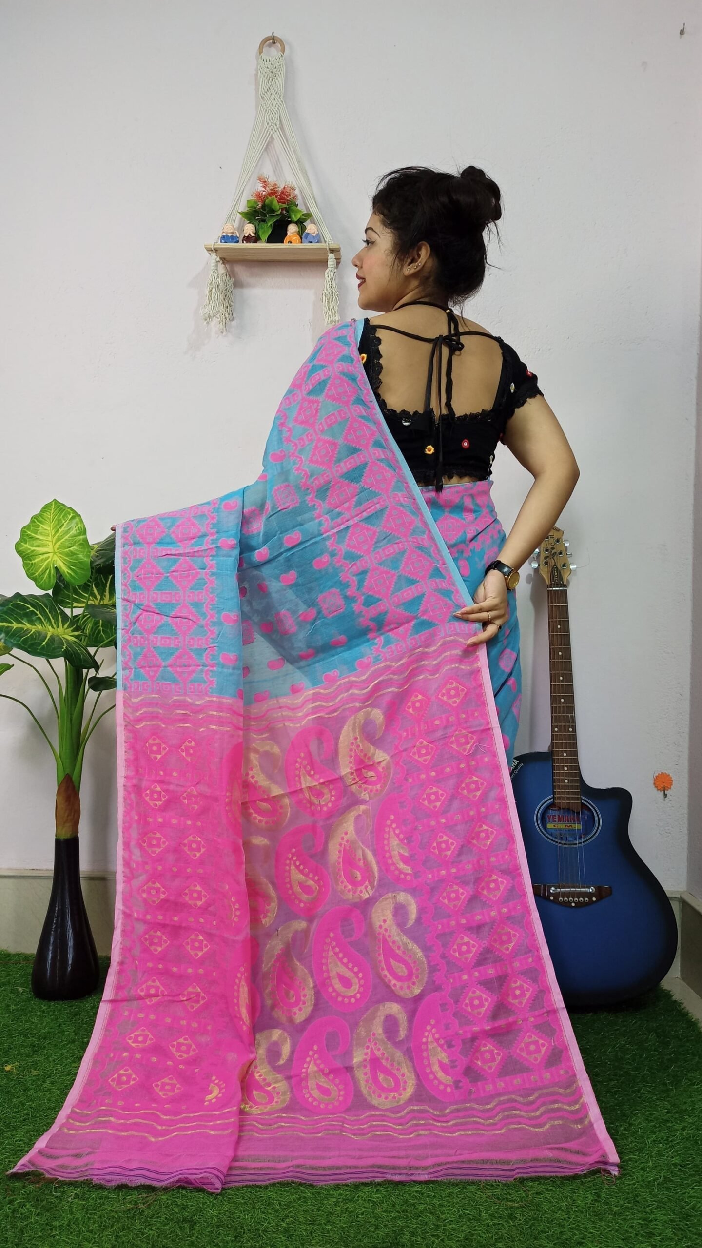 Exclusive Golden Weaves Jamdani Saree - Image 3