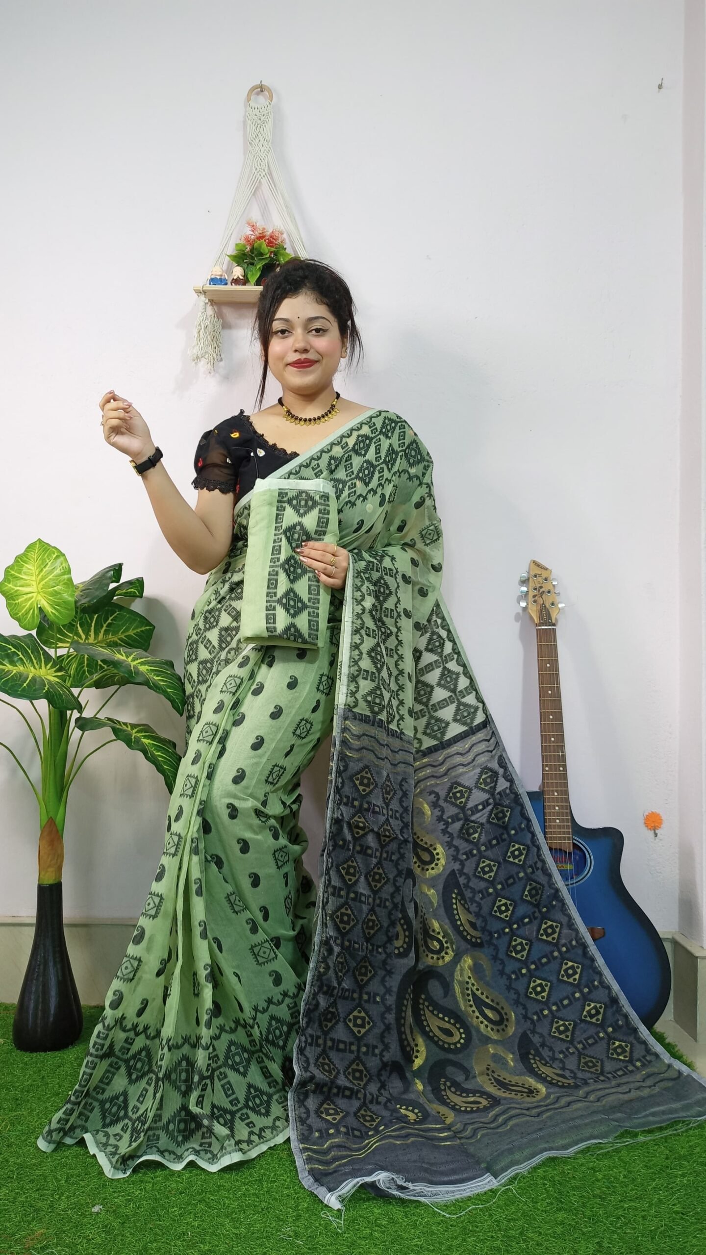 Exclusive Golden Weaves Jamdani Saree