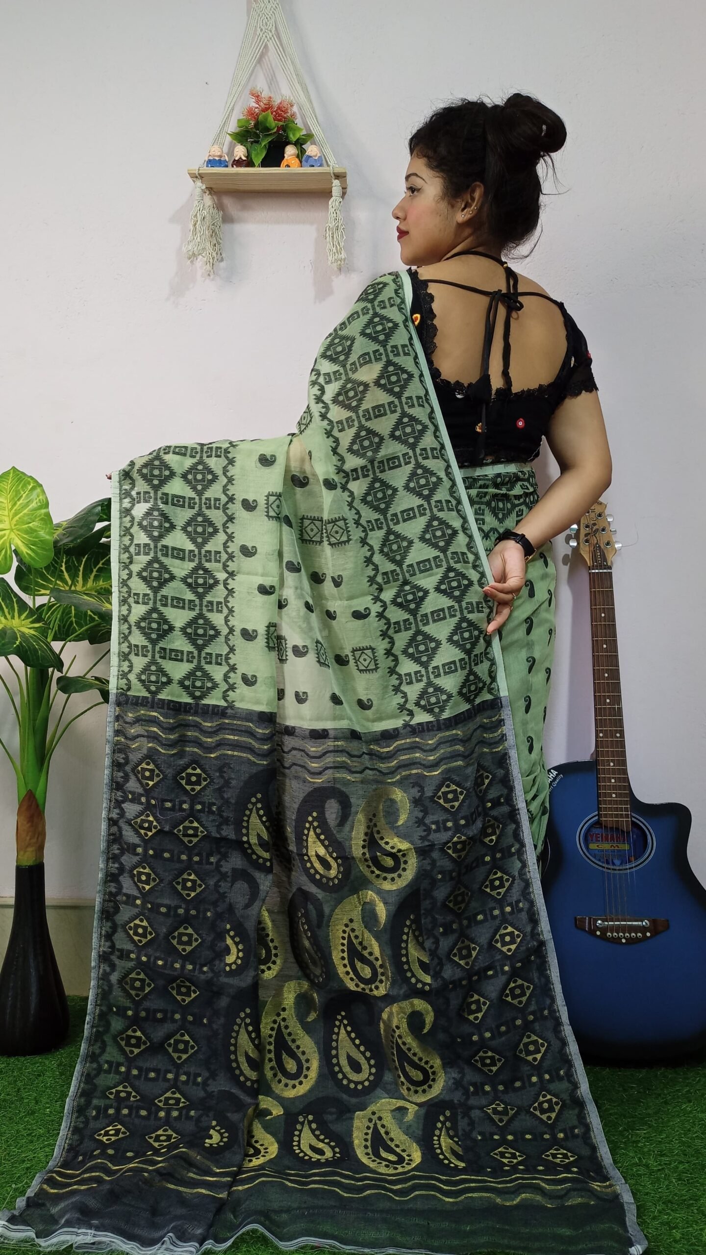 Exclusive Golden Weaves Jamdani Saree - Image 3