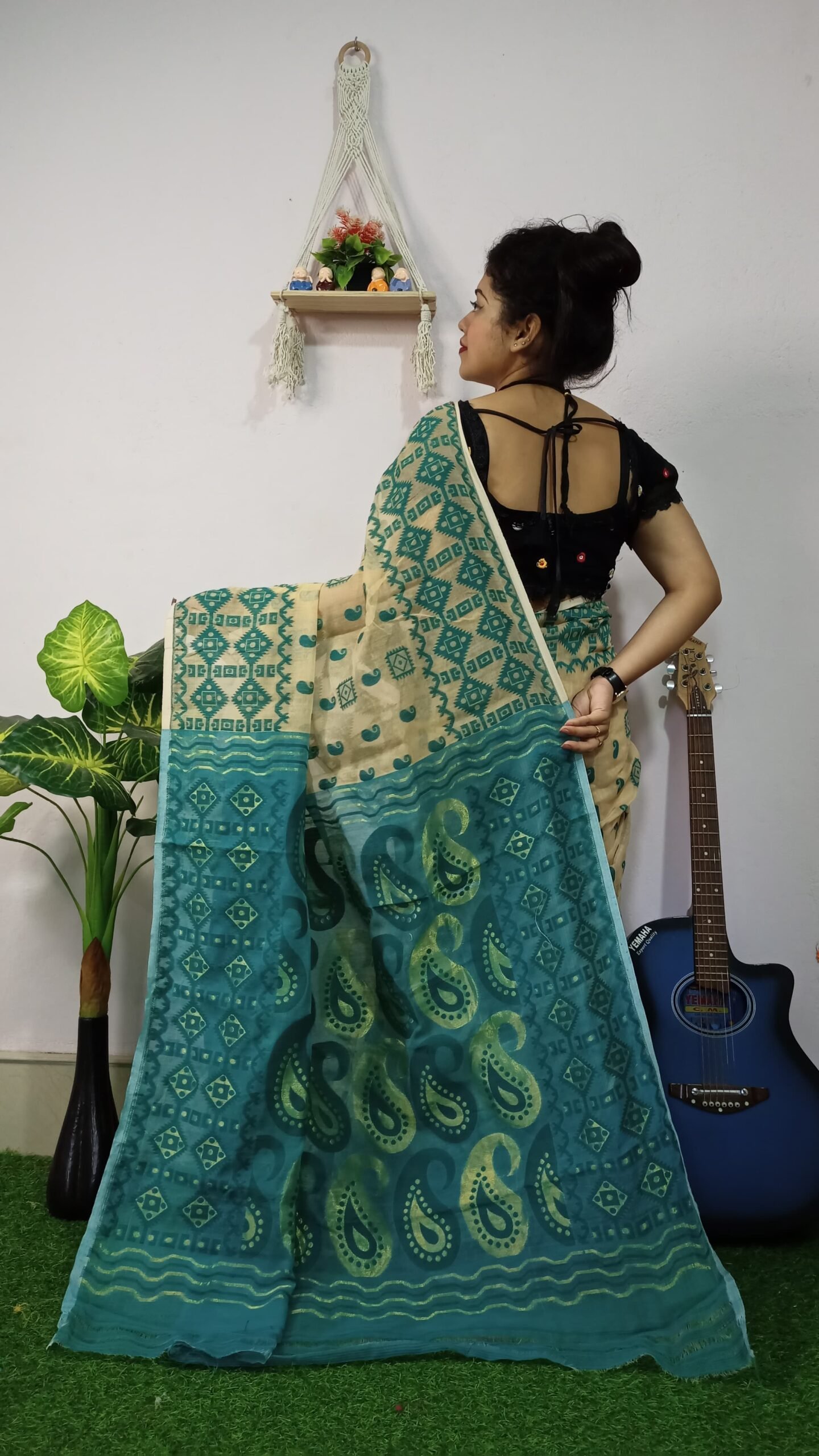 Exclusive Golden Weaves Jamdani Saree - Image 3