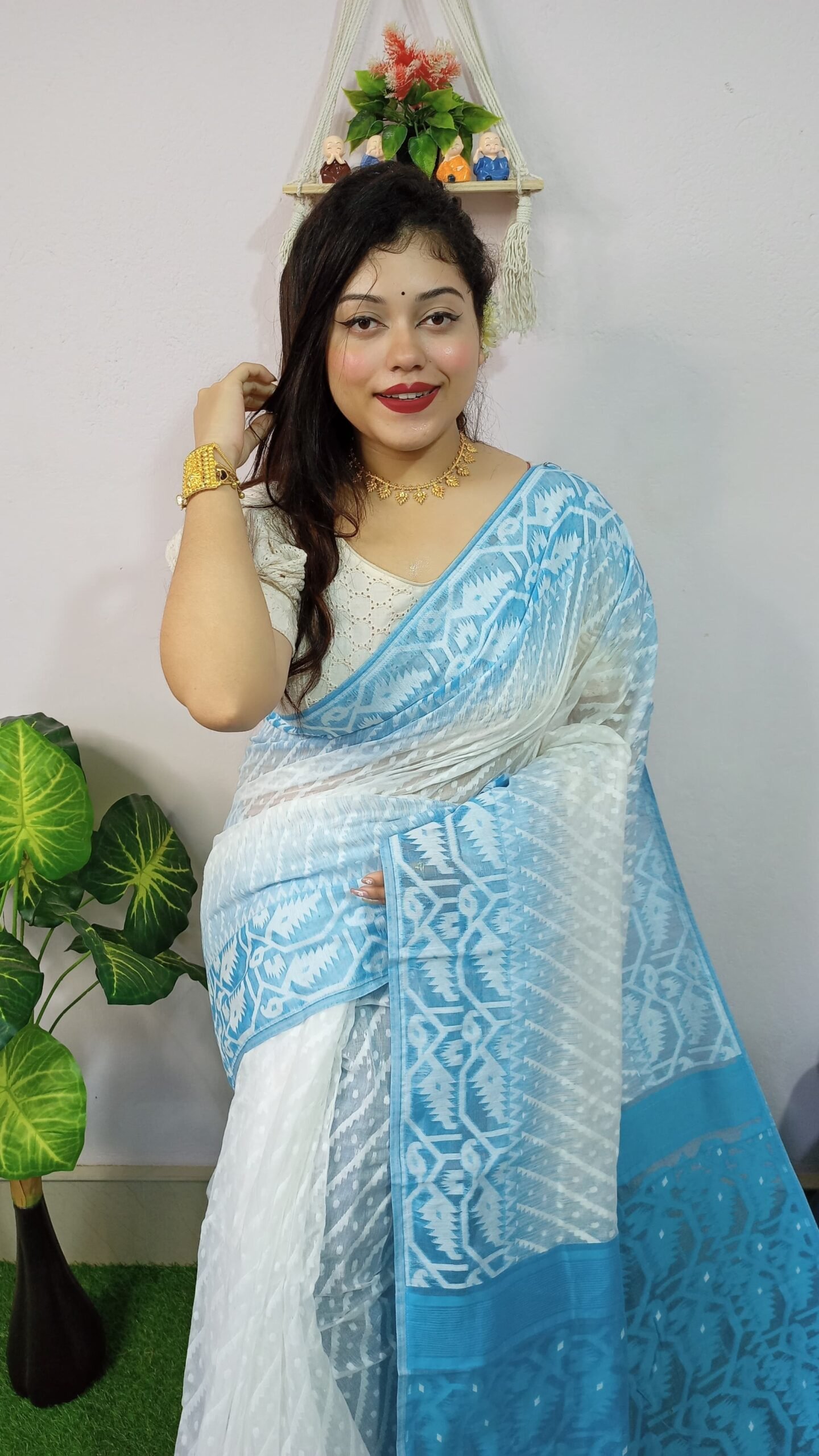 Exclusive Ikkat White Blue Jamdani Saree - Image 2