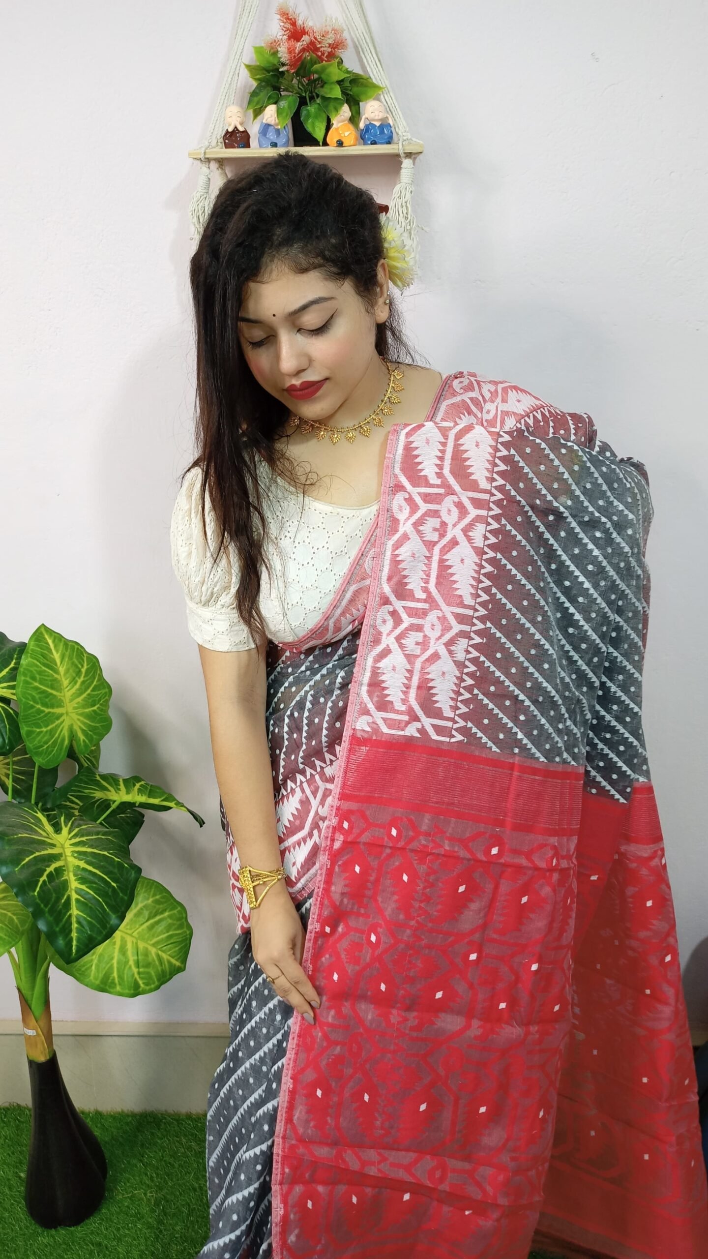 Exclusive Ikkat Black Red Jamdani Saree - Image 2