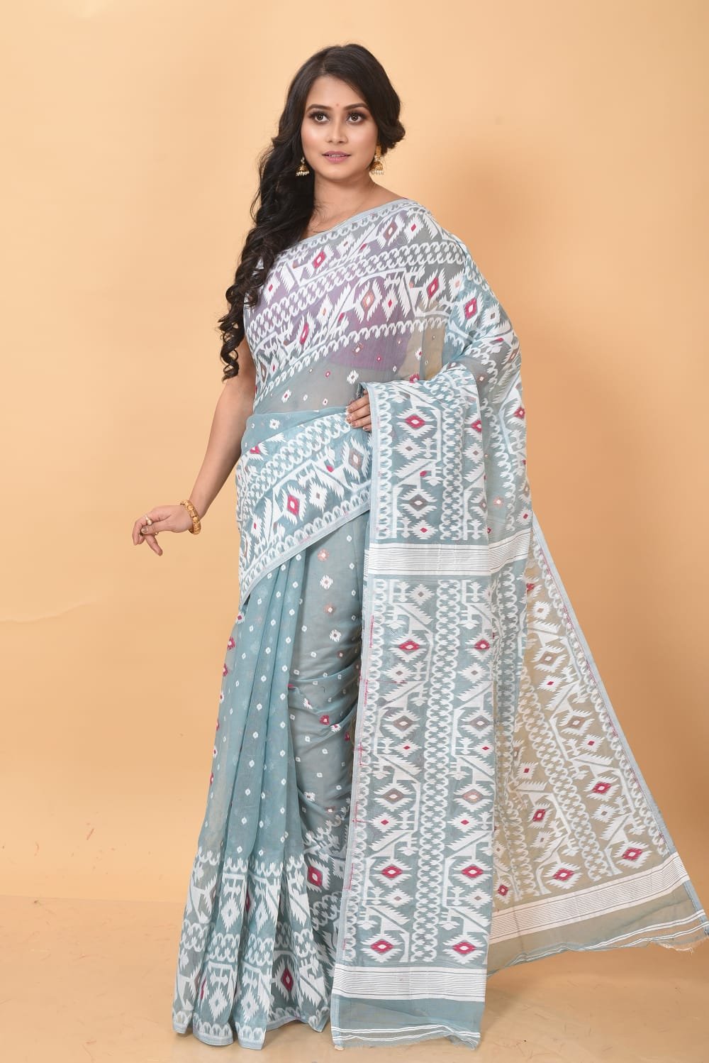 Hit Grey Soft Dhakai Jamdani Saree - Image 2