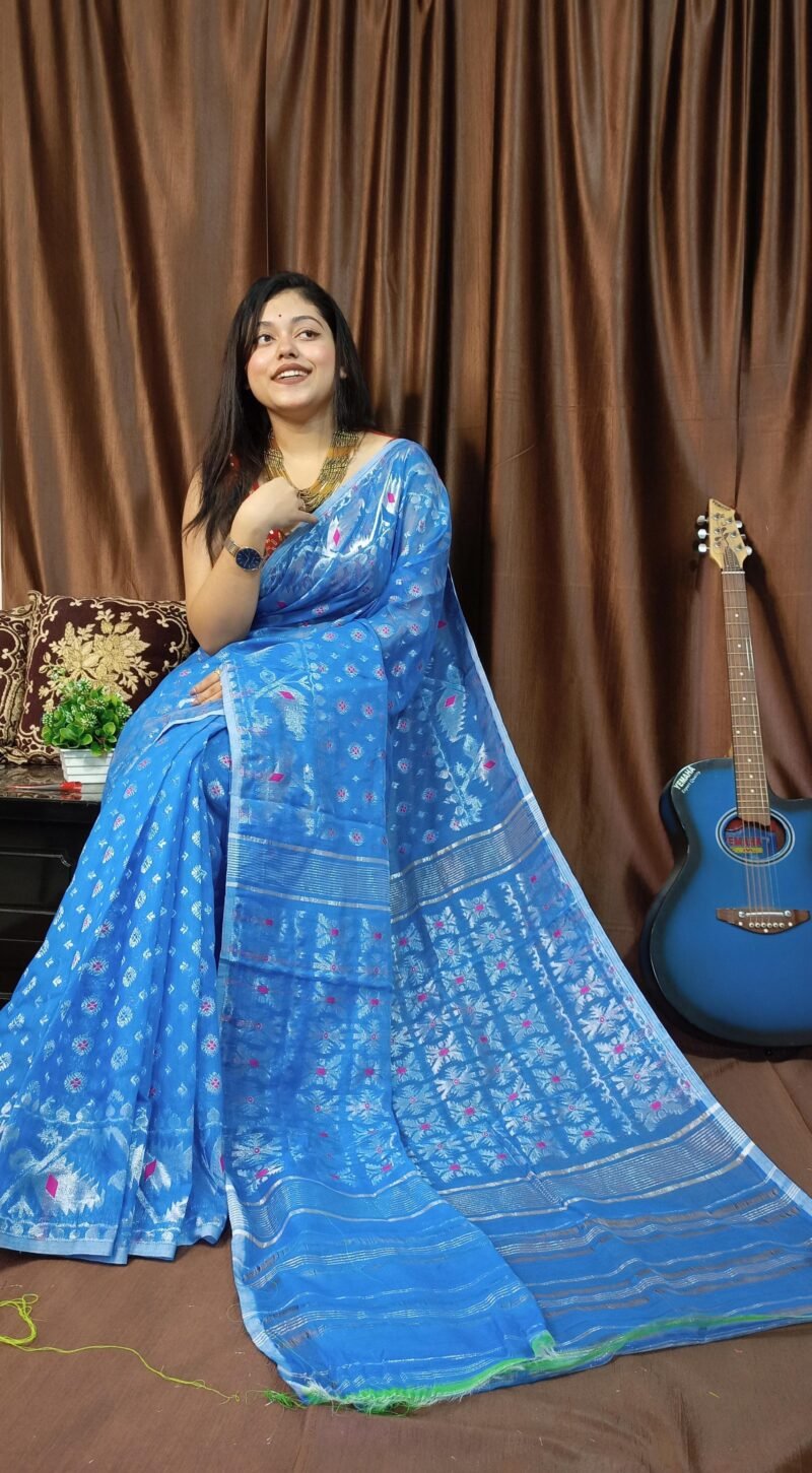 Exclusive Silver Sky Blue Jamdani Saree - Image 2