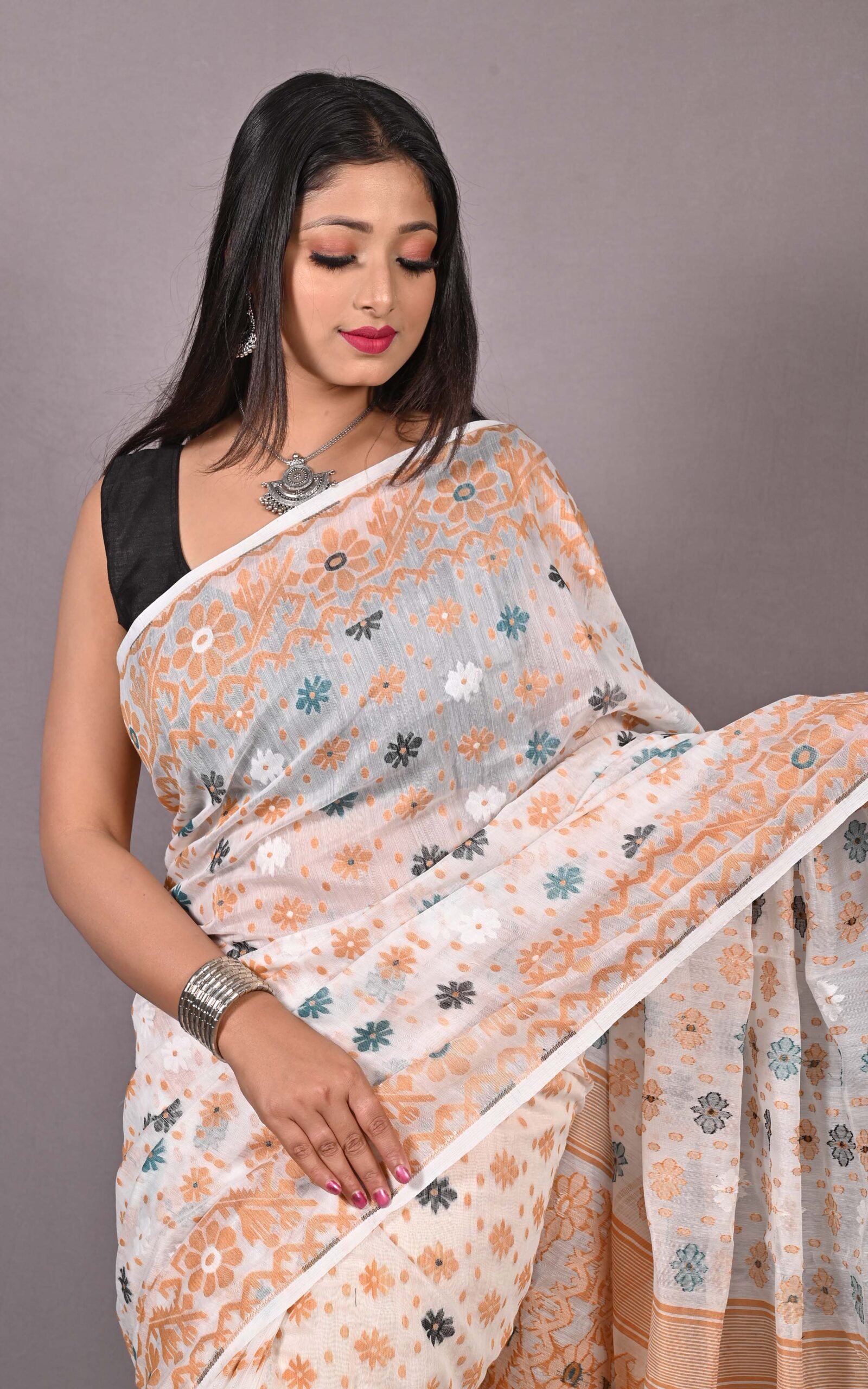 White Soft Dhakai Jamdani Sari - Image 4