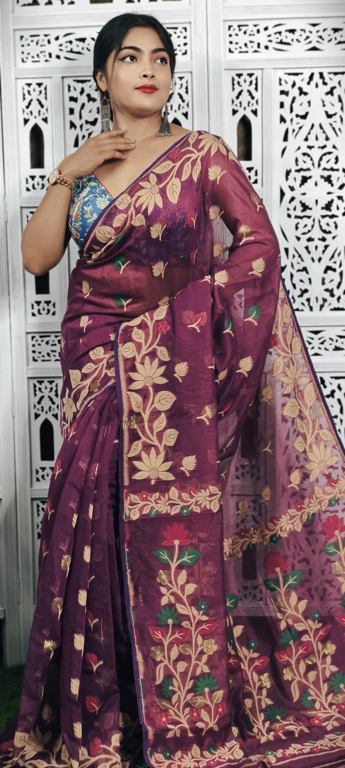 Deep Majenda Soft Lata Dhakai Jamdani Sari - Image 3