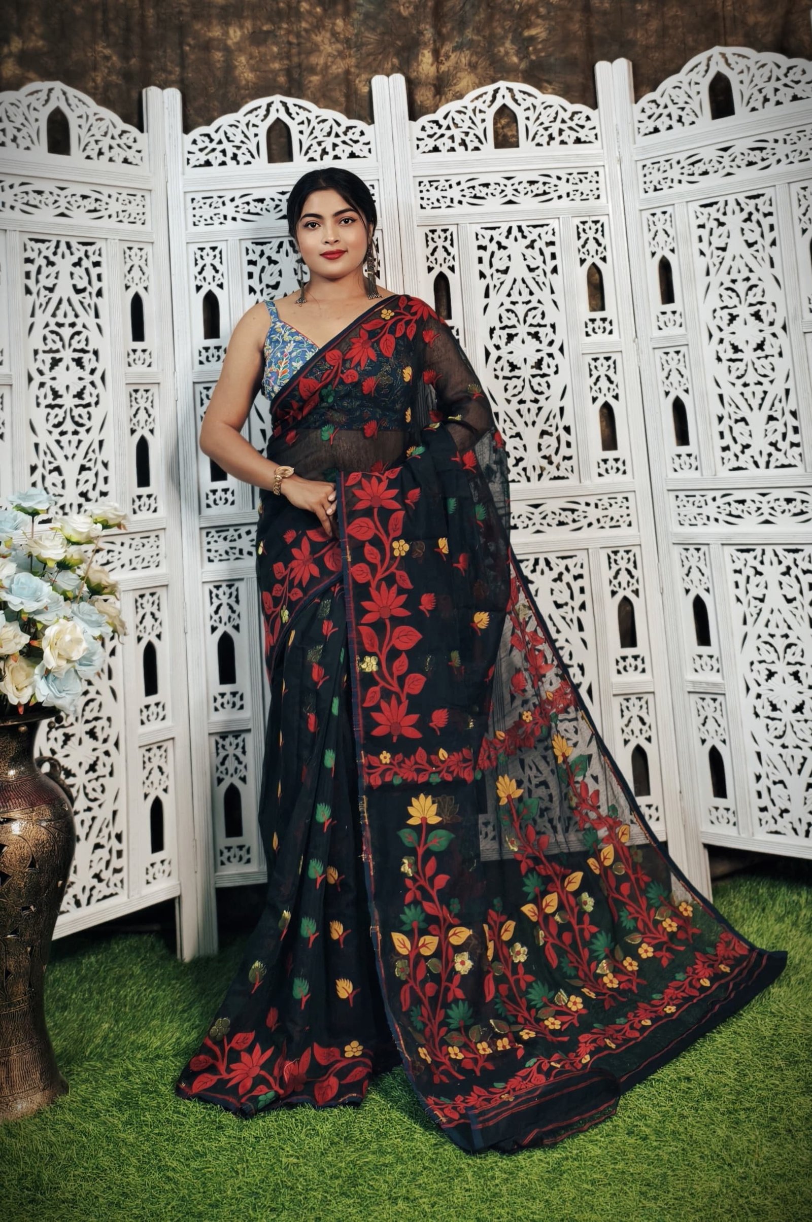 Black Red Soft Lata Dhakai Jamdani Sari