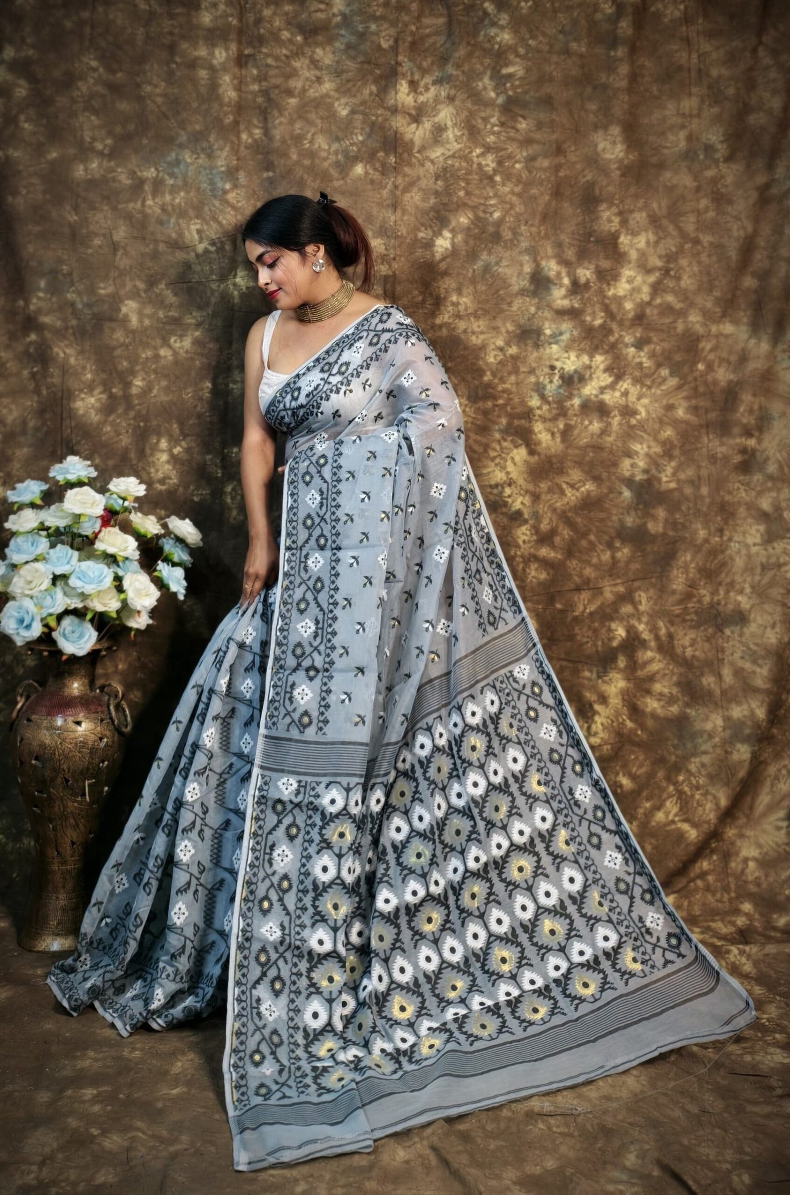Shubhashini Allover Gray Soft Jamdani Saree - Image 4