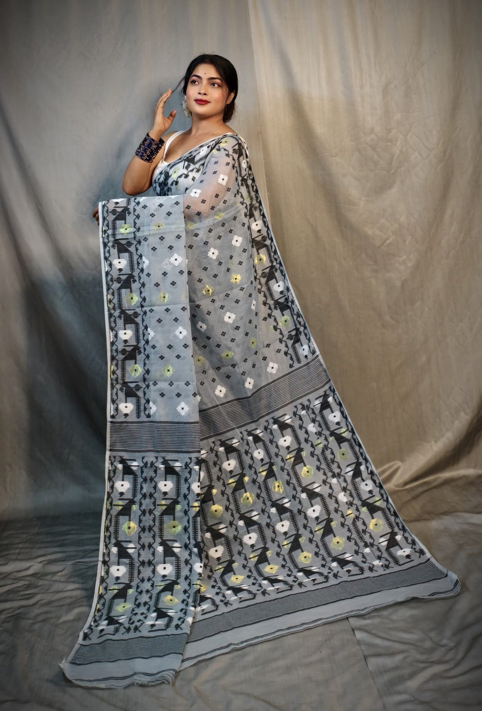 Nrittanjoli Allover Grey Soft Jamdani Saree - Image 4