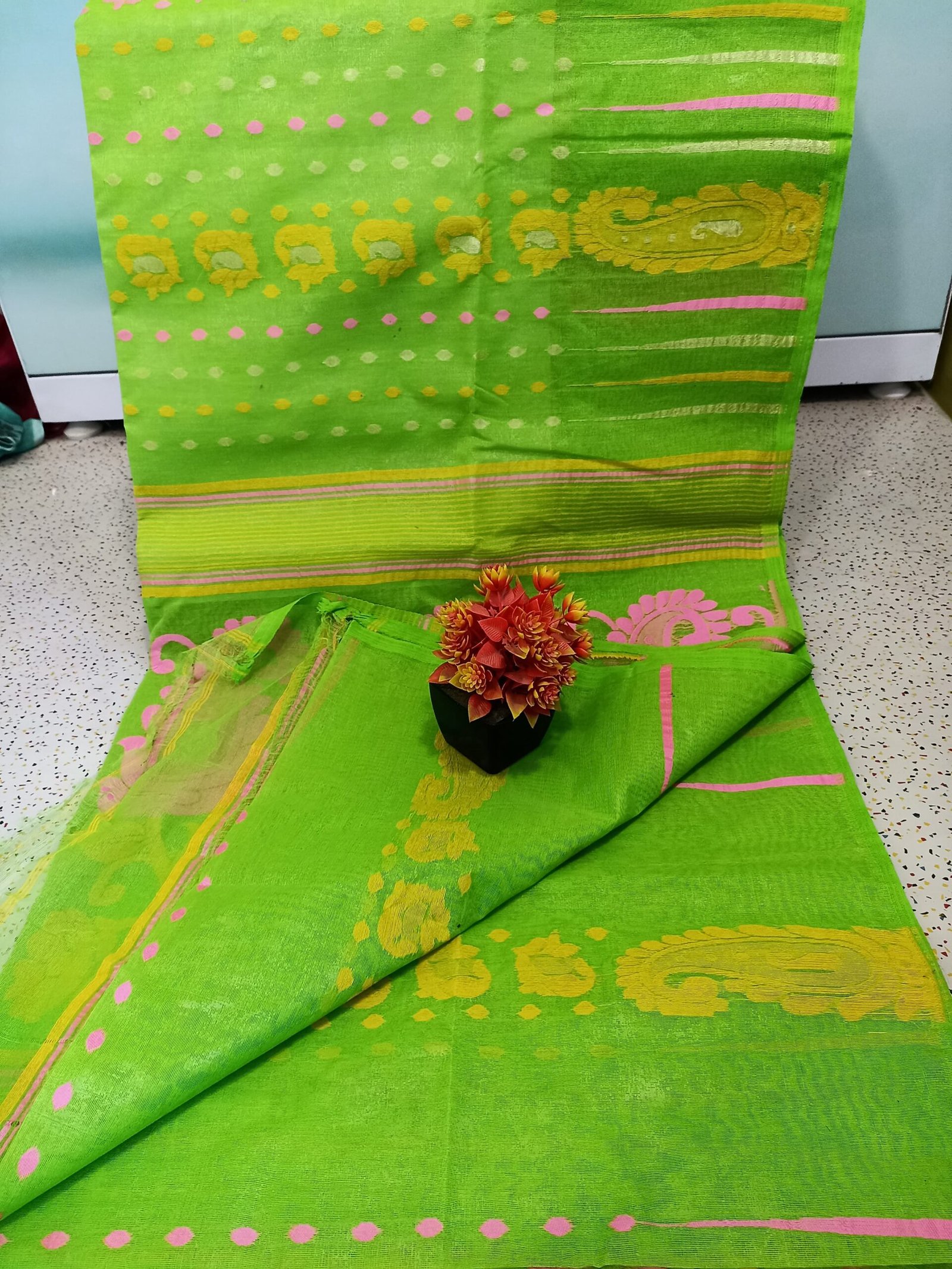 Amm Kalka Hard Dhakai Jamdani Saree - Image 3