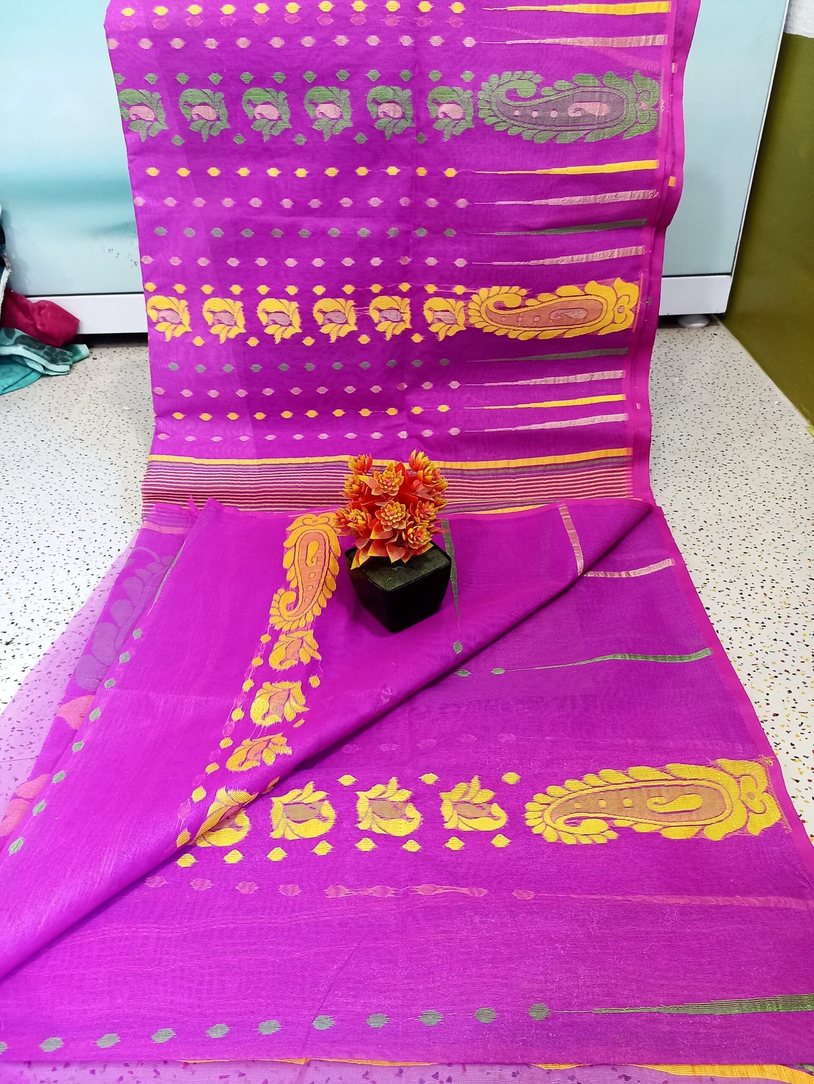 Amm Kalka Hard Dhakai Jamdani Saree - Image 4