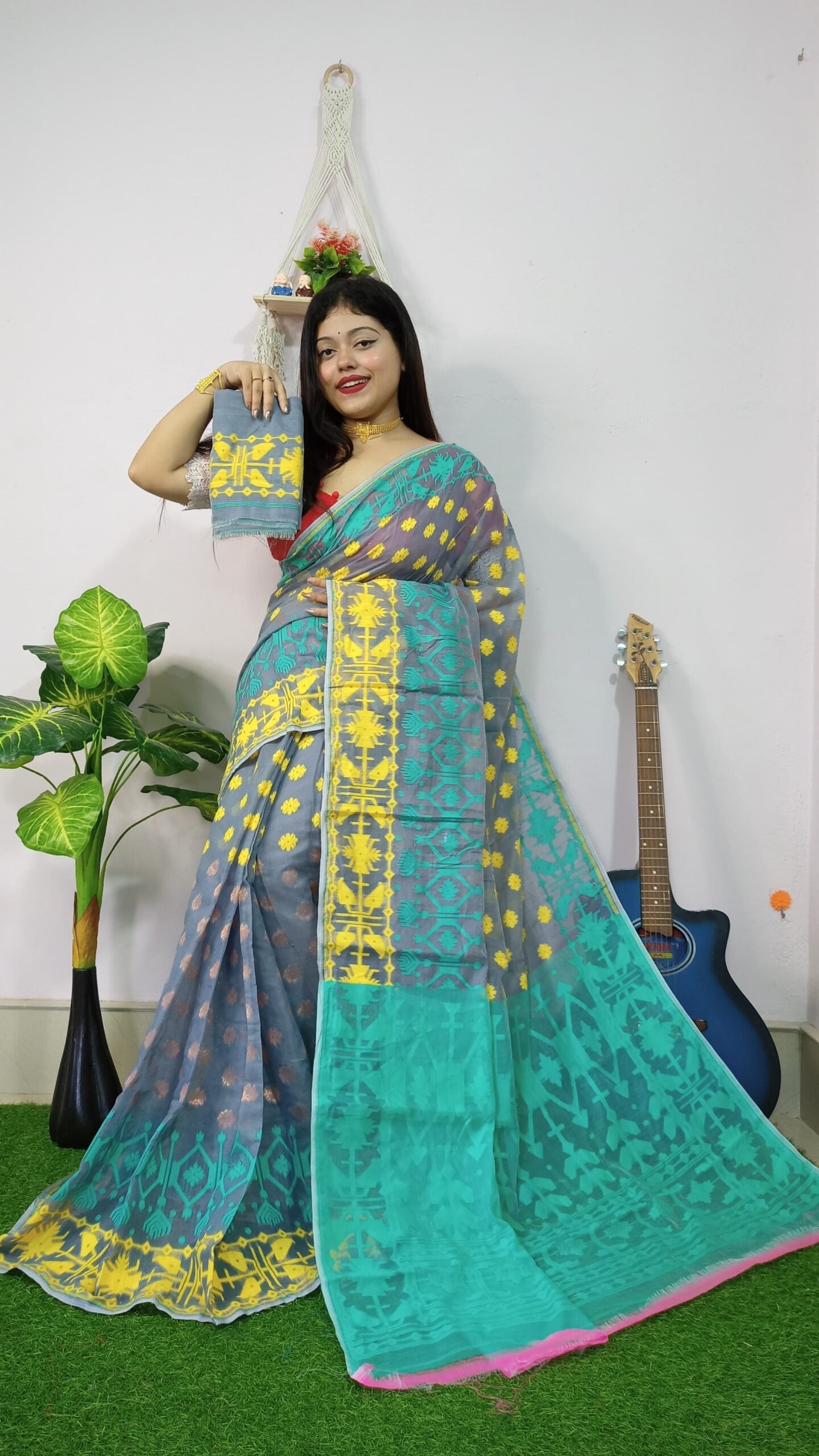Fulljhuri Soft Grey Jamdani Saree - Image 3