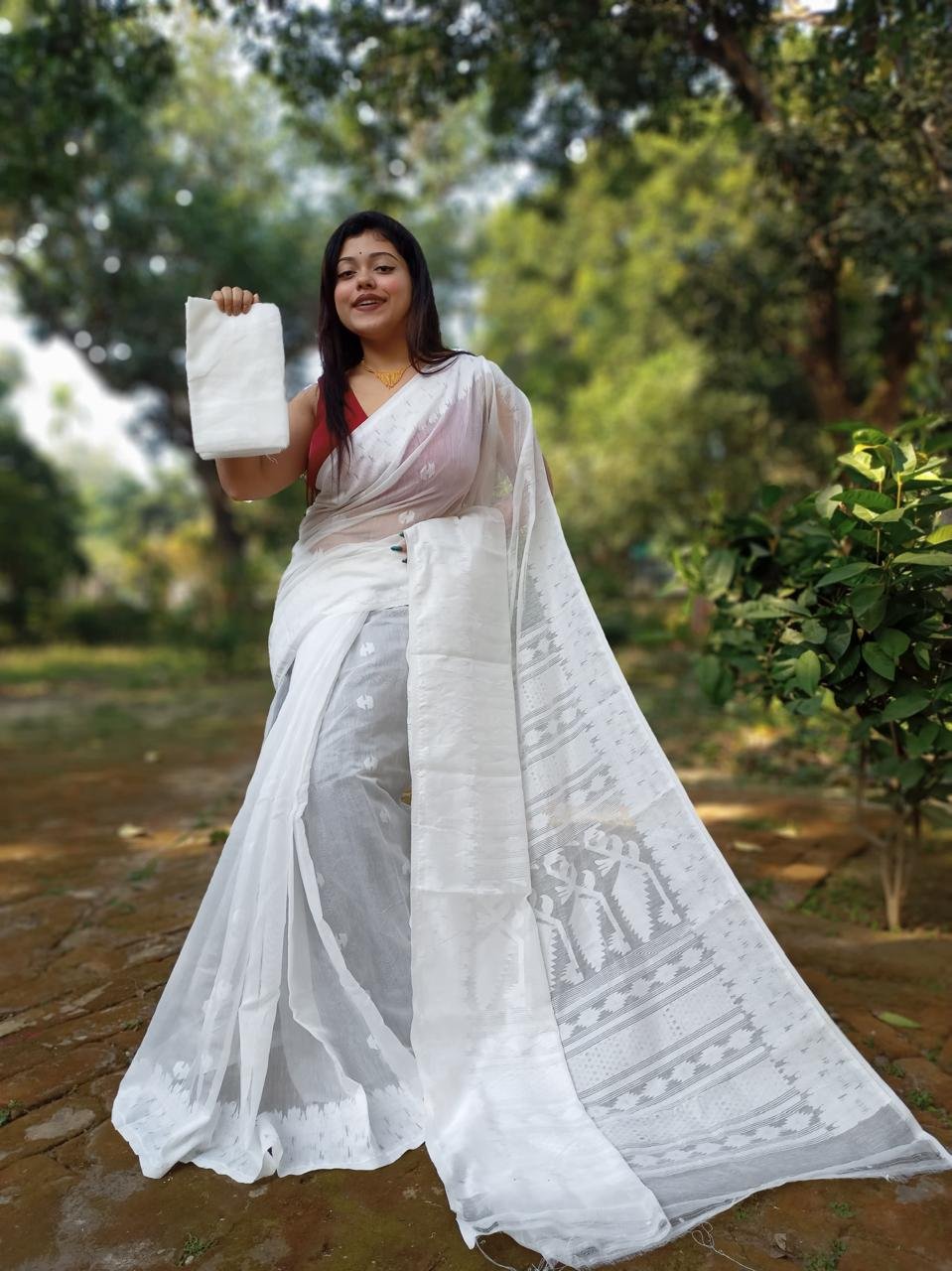 Achol Karat White Self Soft Jamdani Saree
