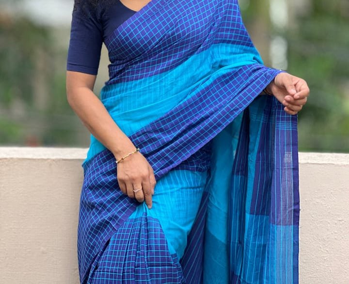 Ikkat 3D Soft Blue Khadi Saree - Image 2