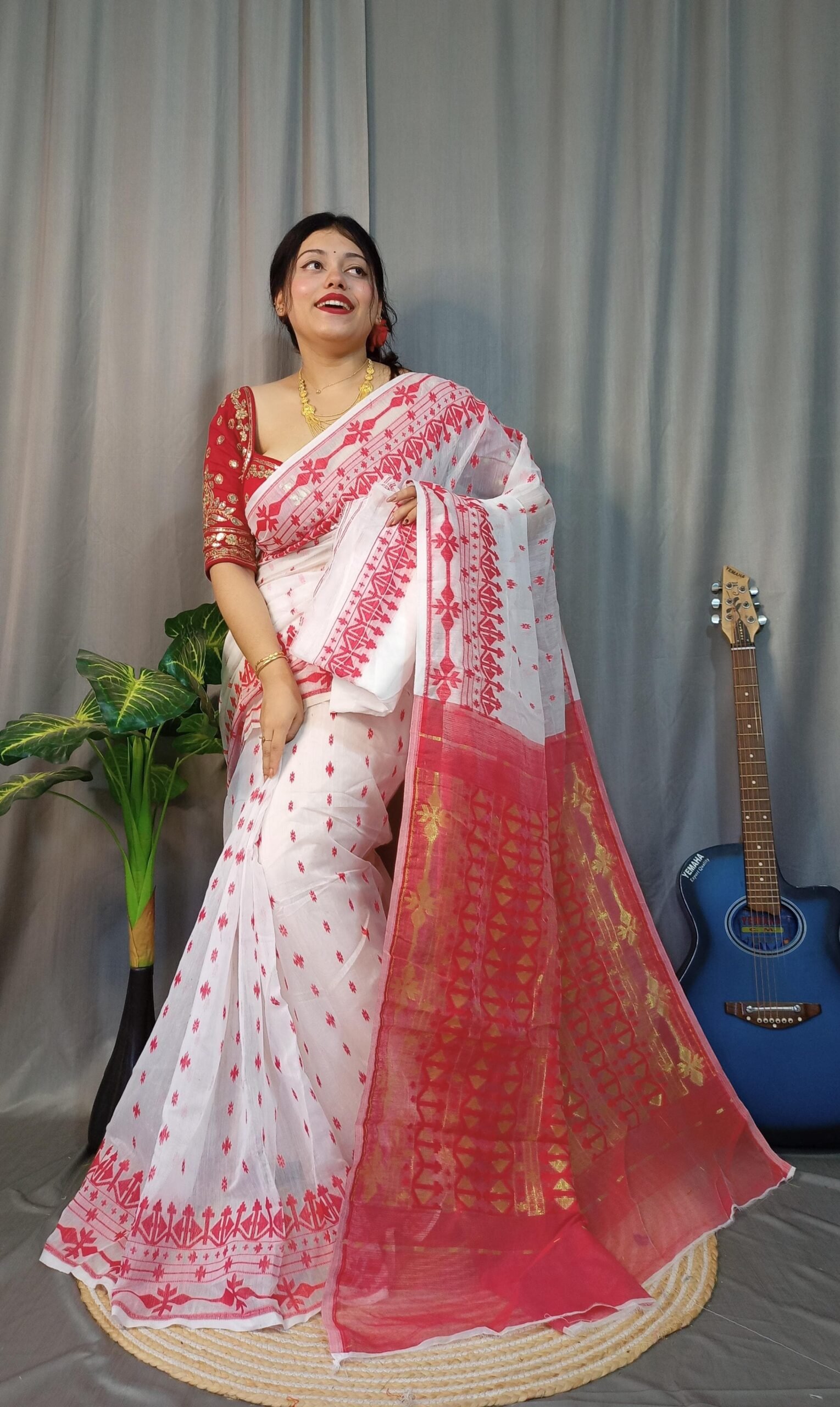 Tarongonila Soft White Red Jamdani Saree