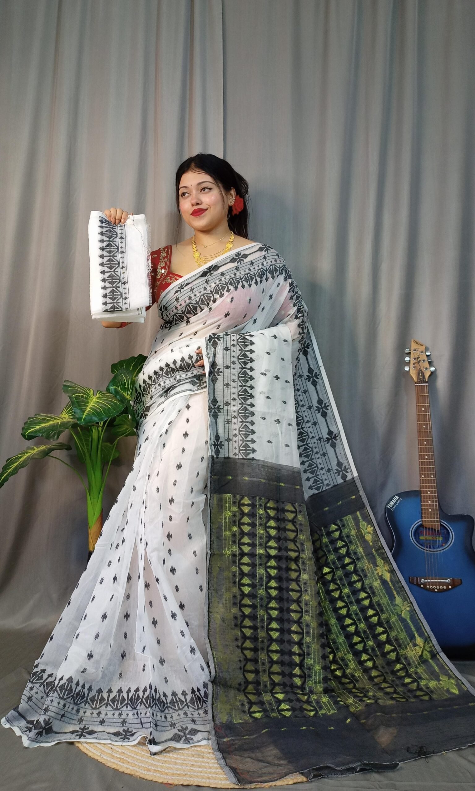 Tarongonila Soft  White Black Jamdani Saree - Image 2