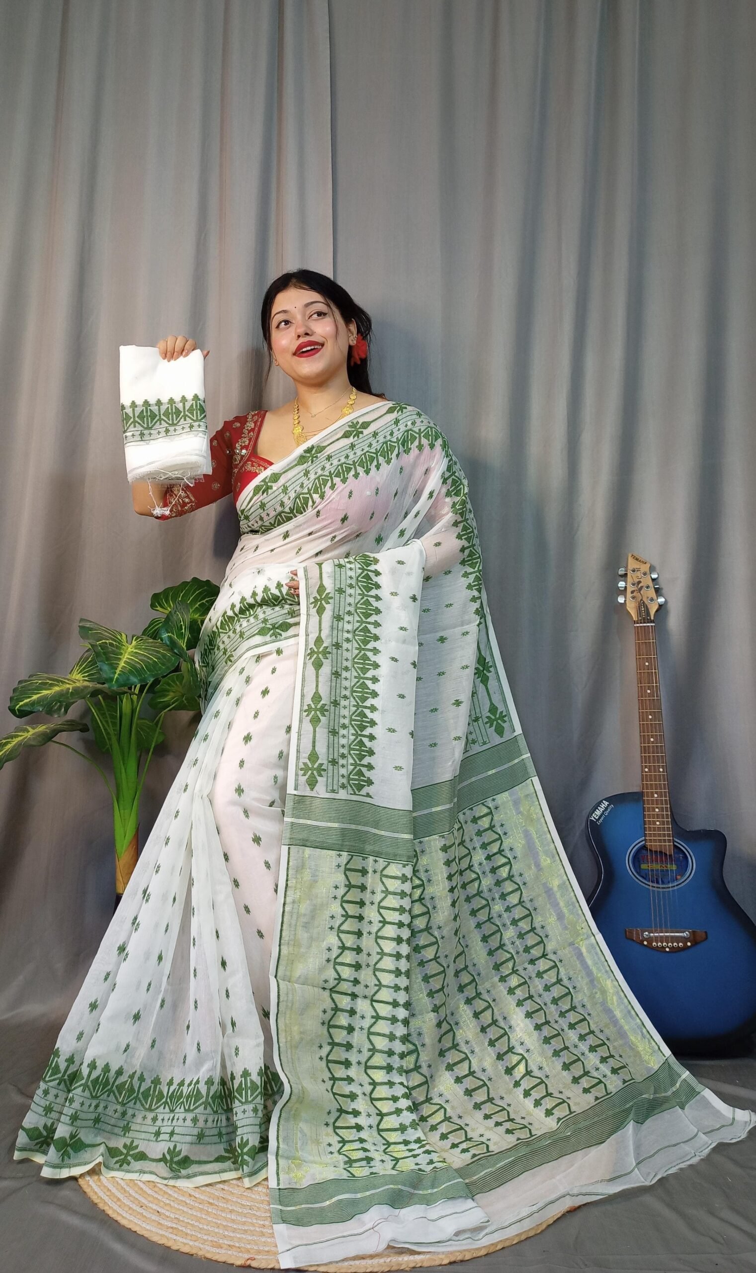 Tarongonila Soft  White Pasta Jamdani Saree - Image 3