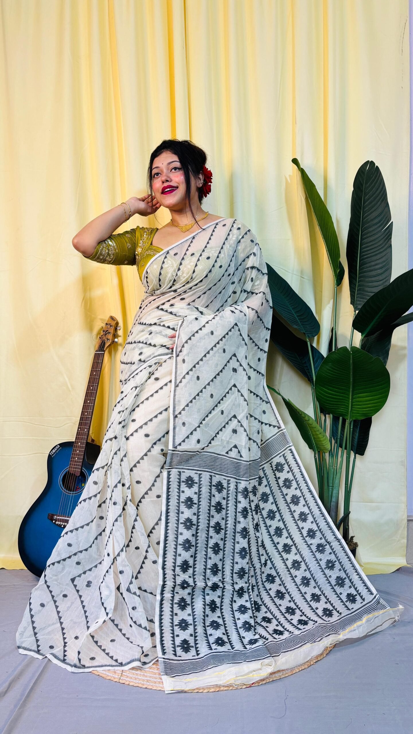 Chitrolota Soft White Black Jamdani Saree - Image 3