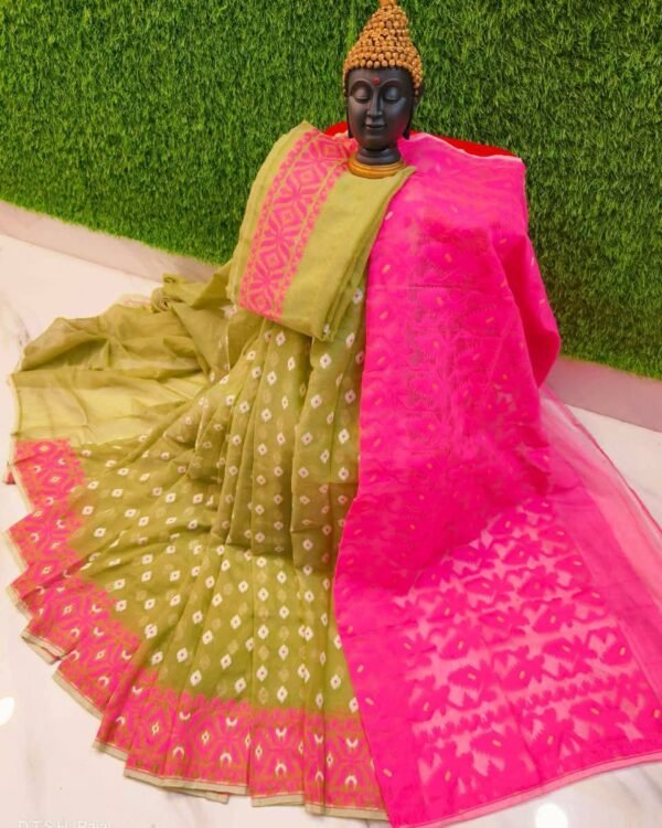 Triul Soft Pasta Rani Jamdani Saree