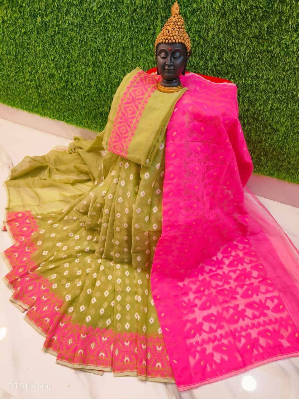 Triul Soft Pasta Rani Jamdani Saree