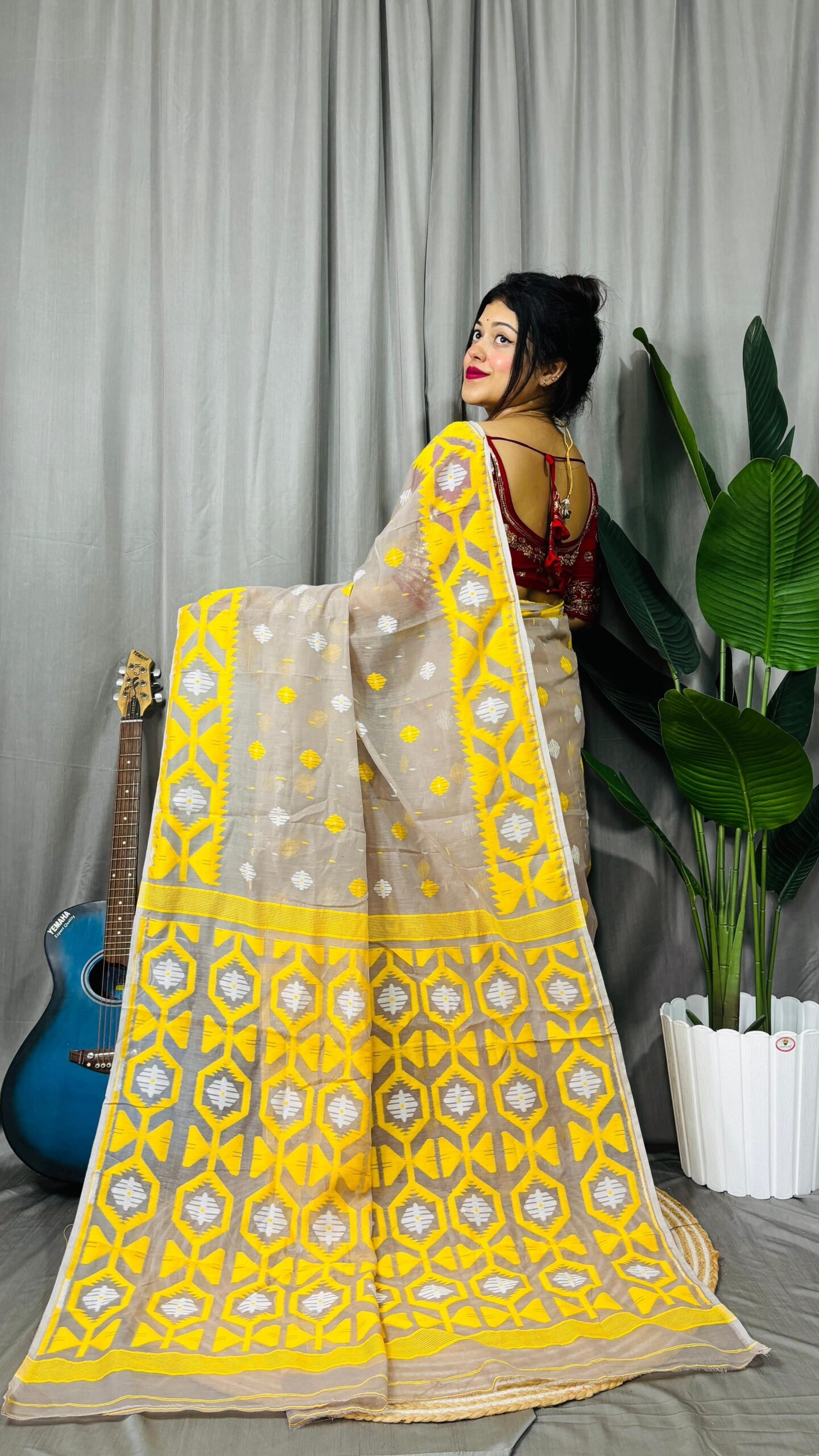 Borfi Soft Ghiya Yellow Jamdani Saree - Image 2