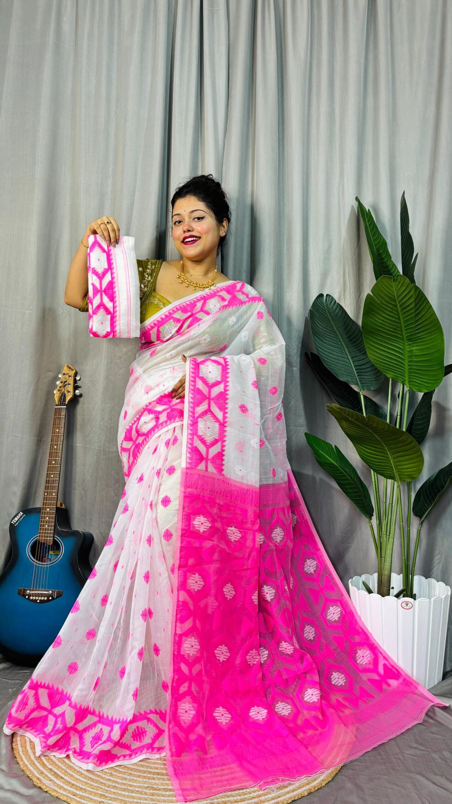 Borfi Soft White Pink Jamdani Saree - Image 2
