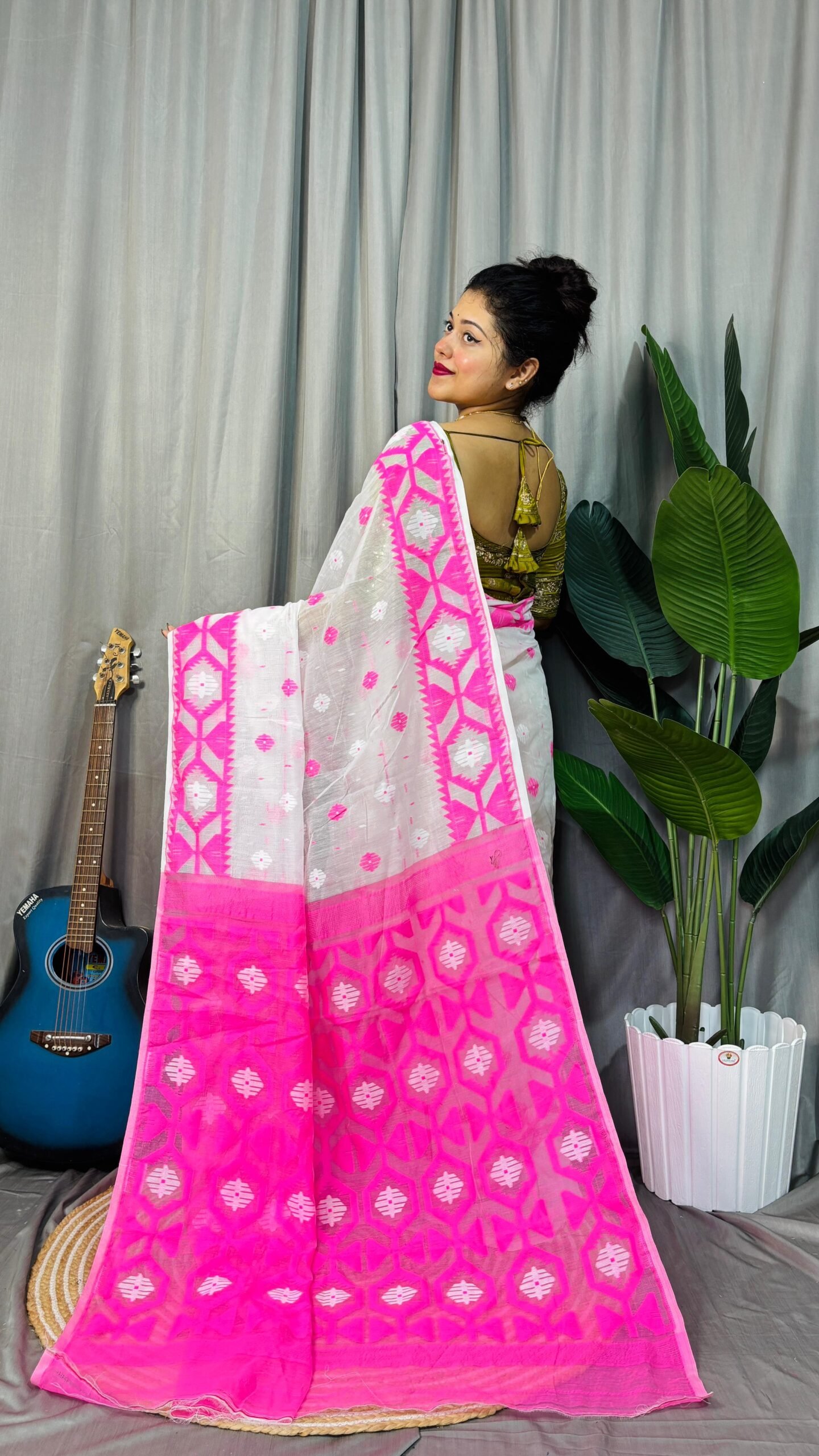 Borfi Soft White Pink Jamdani Saree - Image 3