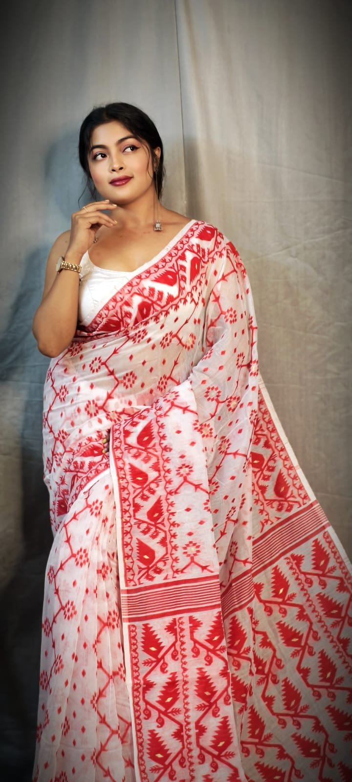Jhumko White Red Soft Jamdani Saree