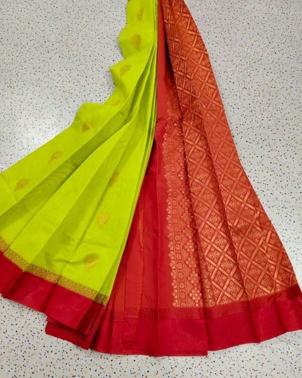 Exclusive Highlight Red Kakinara Silk Saree