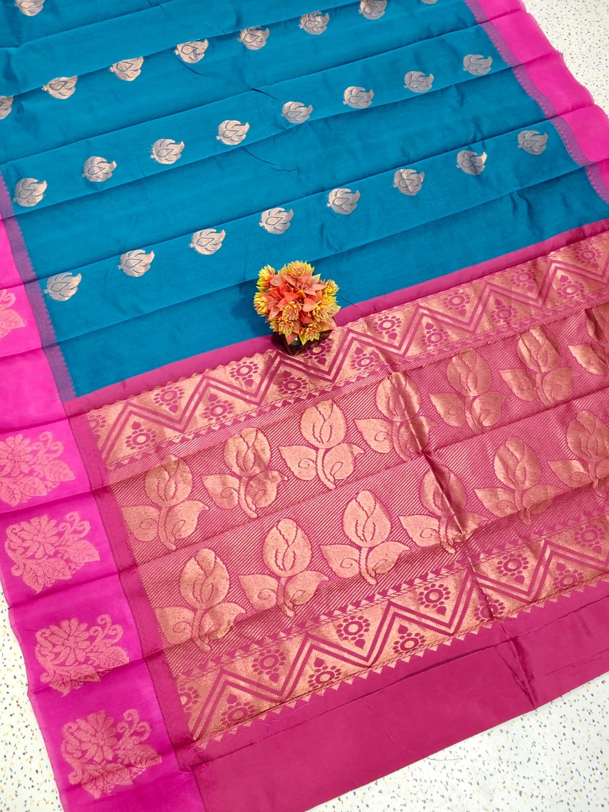 Exclusive Raja Pink Kakinara Silk Saree - Image 3