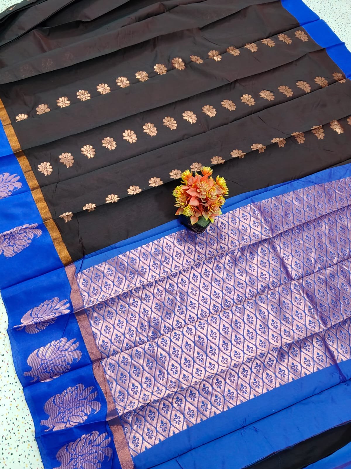 Exclusive Brown Blue Kakinara Silk Saree - Image 2