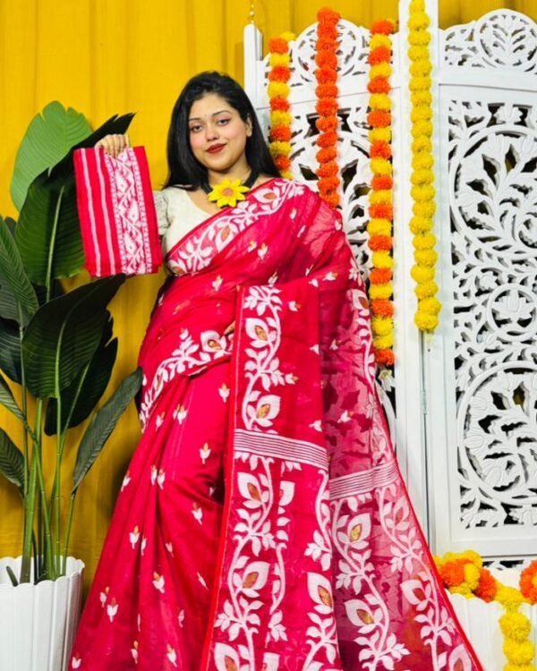 Dat Par Soft Red Jamdani Saree