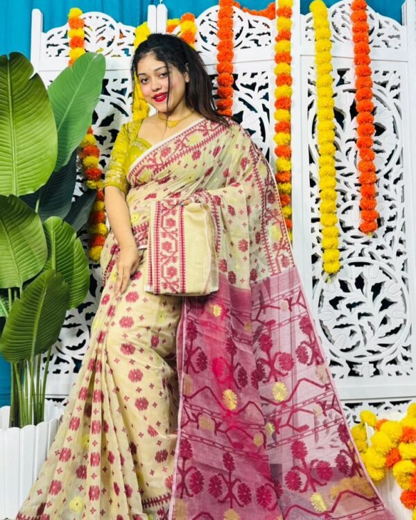 Star Buti Soft Ghiye Majenda Jamdani Saree